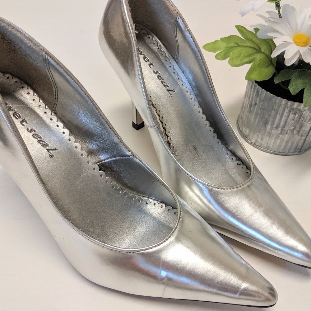 Metallic Silver Pointed Toe Pumps - Size 6